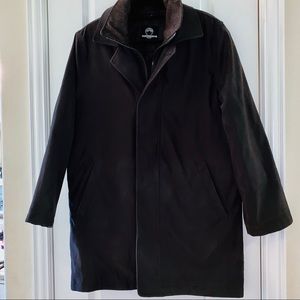 Weatherproof coat with removable warmer 40L